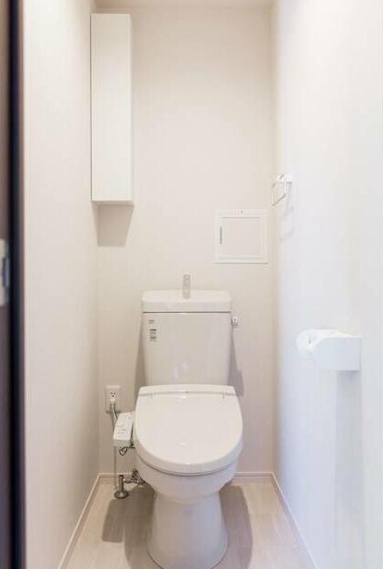 物件内観写真5　(温水洗浄便座。)