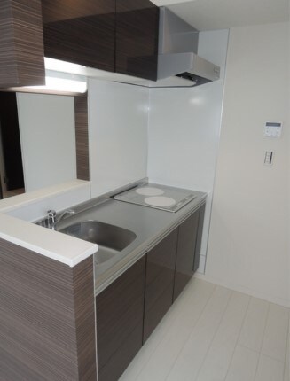 物件内観写真4　(IHクッキングヒーター。)