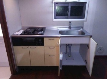 物件内観写真3　(グリル付き２口コンロ。)