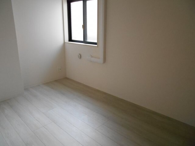 物件内観写真11　(きれいなフローリング。)