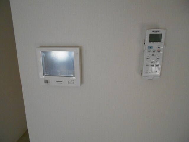 物件内観写真14　(モニター付きインターホンで防犯面も安心です！)