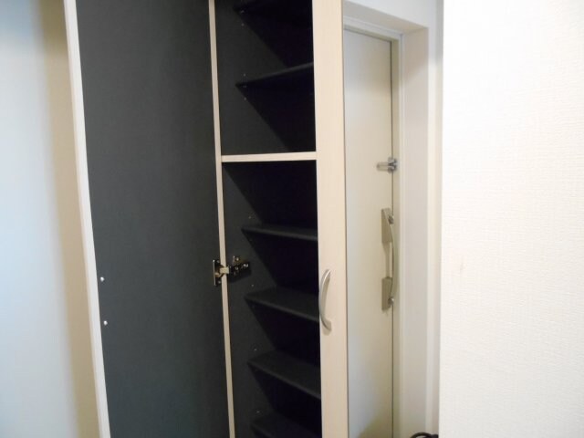 物件内観写真18　(シューズＢＯＸ完備！)