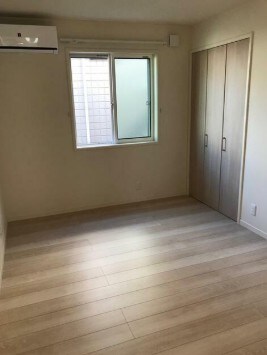 物件内観写真8　(きれいなフローリング。)