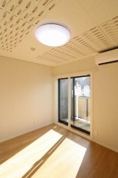 物件内観写真3　(7.0帖のきれいな洋室。)