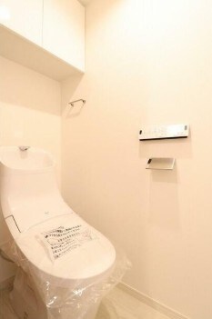 物件内観写真6　(温水洗浄便座。)