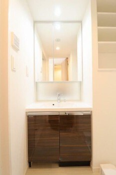 物件内観写真7　(嬉しい独立洗面台付き。)