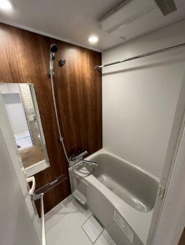 物件内観写真5　(浴室乾燥機付きバス。)