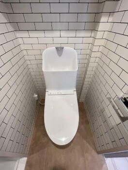 物件内観写真6　(温水洗浄便座。)