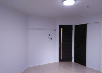 物件内観写真8　(きれいなフローリング。)