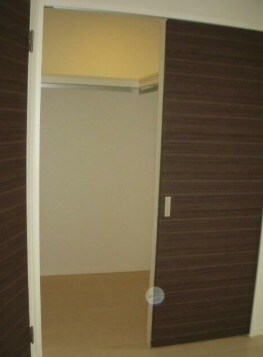 物件内観写真9　(ウォークインクローゼット完備。)