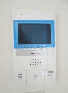 物件内観写真7　(モニター付きインターホンで防犯面も安心です！)