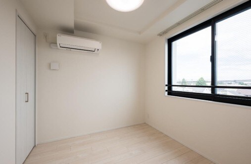 物件内観写真8　(きれいなフローリング。)