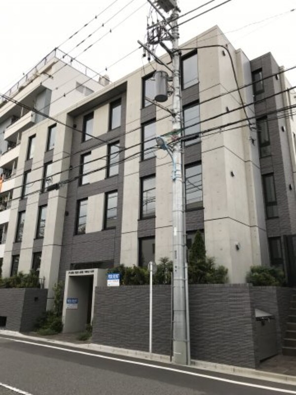 外観(鉄筋コンクリート造のがっちりとした建物。)