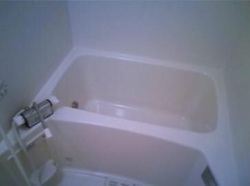 物件内観写真6　(追い焚き・浴室乾燥機つきバス。)