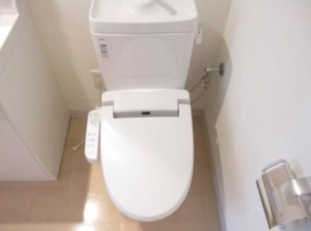 物件内観写真7　(温水洗浄便座。)