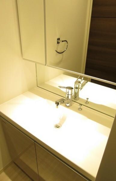 物件内観写真7　(うれしい独立洗面台。)