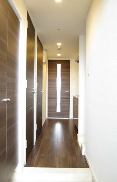 物件内観写真9　(シューズボックス完備。)