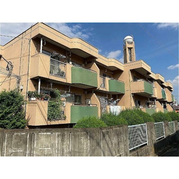 外観(鉄筋コンクリート造のがっちりとした建物。)