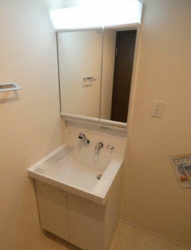 物件内観写真7　(嬉しい独立洗面台付き。)
