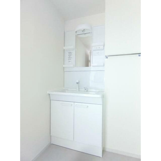 物件内観写真7　(嬉しい独立洗面台付き。)