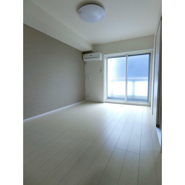 物件内観写真9　(きれいなフローリング。)