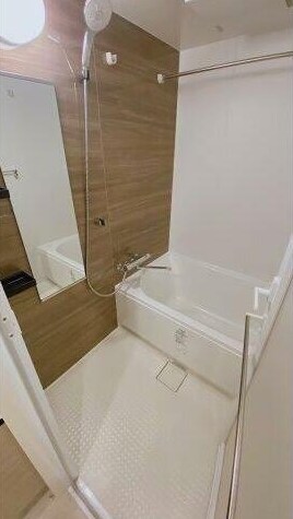 物件内観写真4　(浴室乾燥機付きバス。)