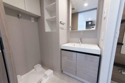 物件内観写真9　(嬉しい独立洗面台付き。)