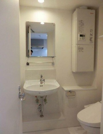 物件内観写真7　(嬉しい独立洗面台付き。)