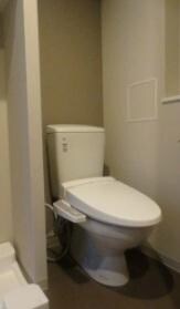 物件内観写真6　(温水洗浄便座。)