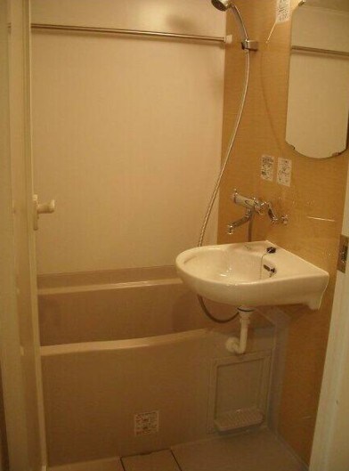 物件内観写真5　(浴室乾燥機付きバス。)