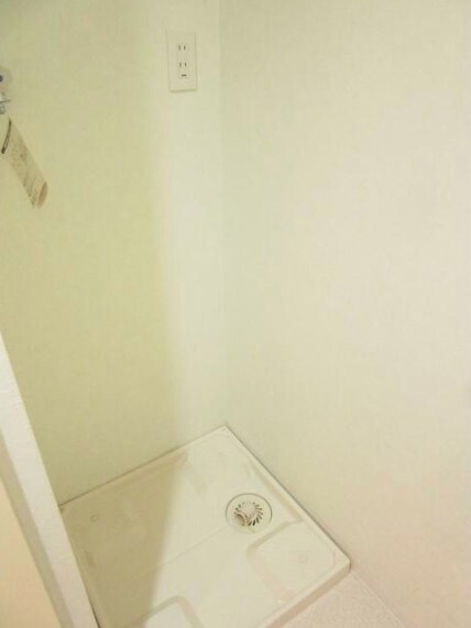 物件内観写真10　(室内洗濯機置き場。)