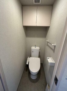 物件内観写真5　(温水洗浄便座。)