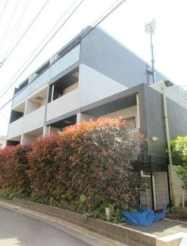 外観(鉄筋コンクリート造のがっちりとした建物。)