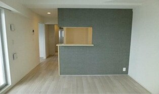 物件内観写真3　(明るい洋室！)