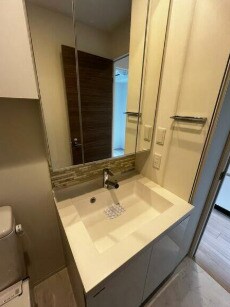 物件内観写真7　(嬉しい独立洗面台付き。)