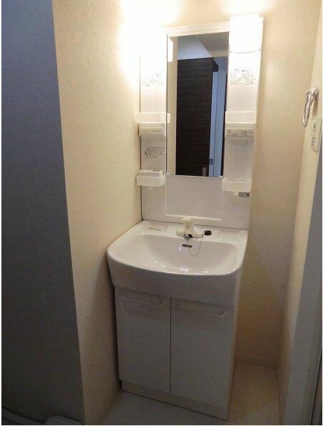 物件内観写真11　(うれしい独立洗面台。)