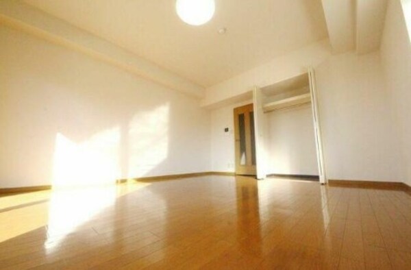 寝室(キレイな室内)