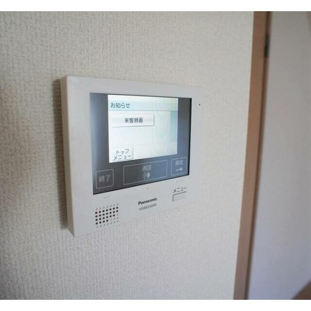 物件内観写真7　(モニター付きインターホンで防犯面も安心です！)