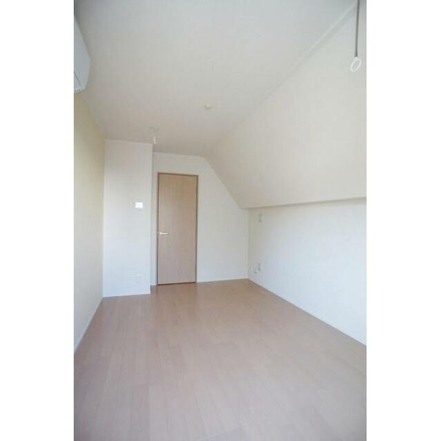 物件内観写真8　(きれいなフローリング。)