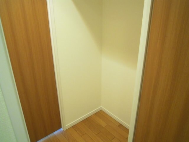 物件内観写真13　(クローゼット完備。)