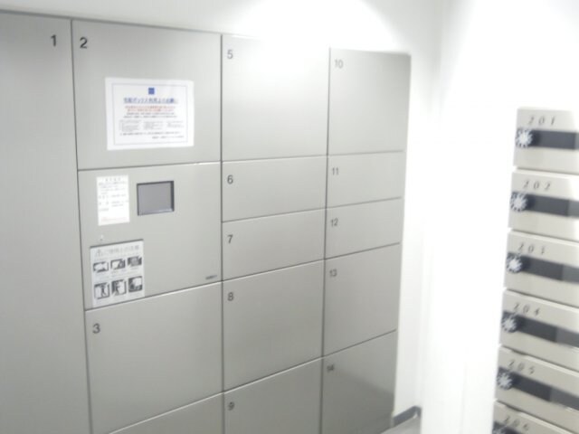 物件内観写真16　(宅配ボックス完備。)