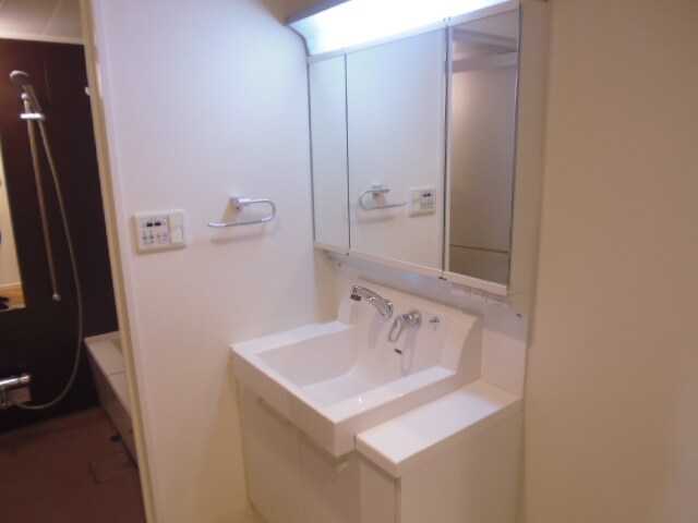 物件内観写真6　(うれしい独立洗面台。)