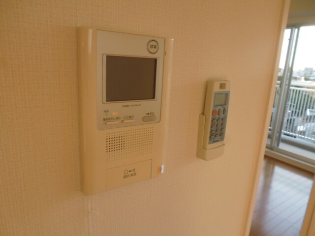 物件内観写真13　(モニター付きインターホン完備。)