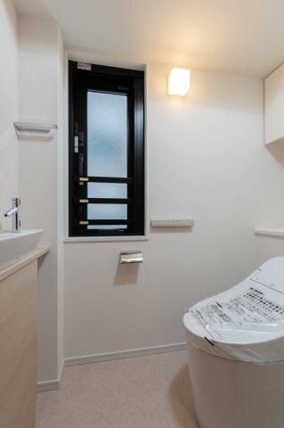 物件内観写真6　(タンクレストイレ！)