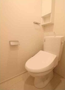 物件内観写真5　(温水洗浄便座。)