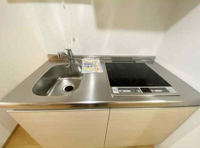 物件内観写真4　(2口IHクッキングヒーター！)