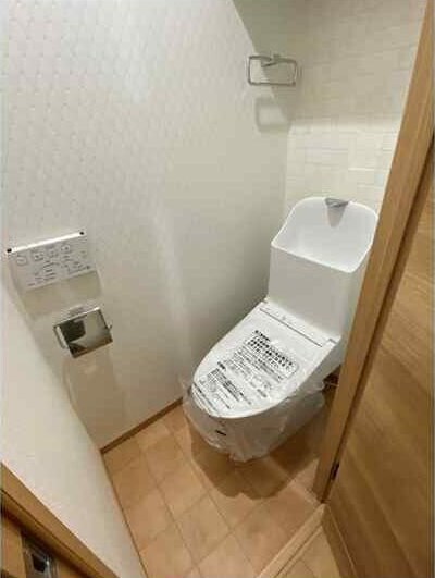 物件内観写真6　(温水洗浄便座。)