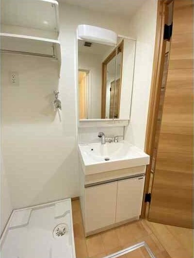 物件内観写真7　(嬉しい独立洗面台付き。)