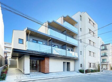 物件外観写真1　(落ち着いた雰囲気。)