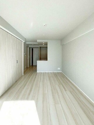 物件内観写真3　(明るい洋室！)